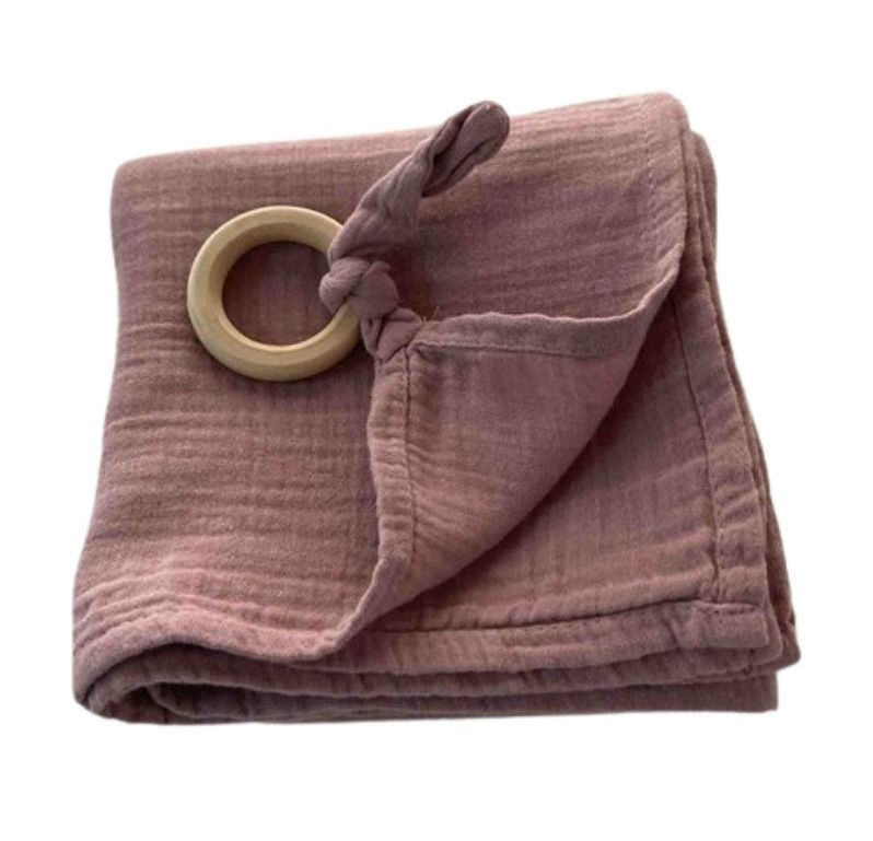 Cigit -Muslin Babytæppe med ring - gammel rosa